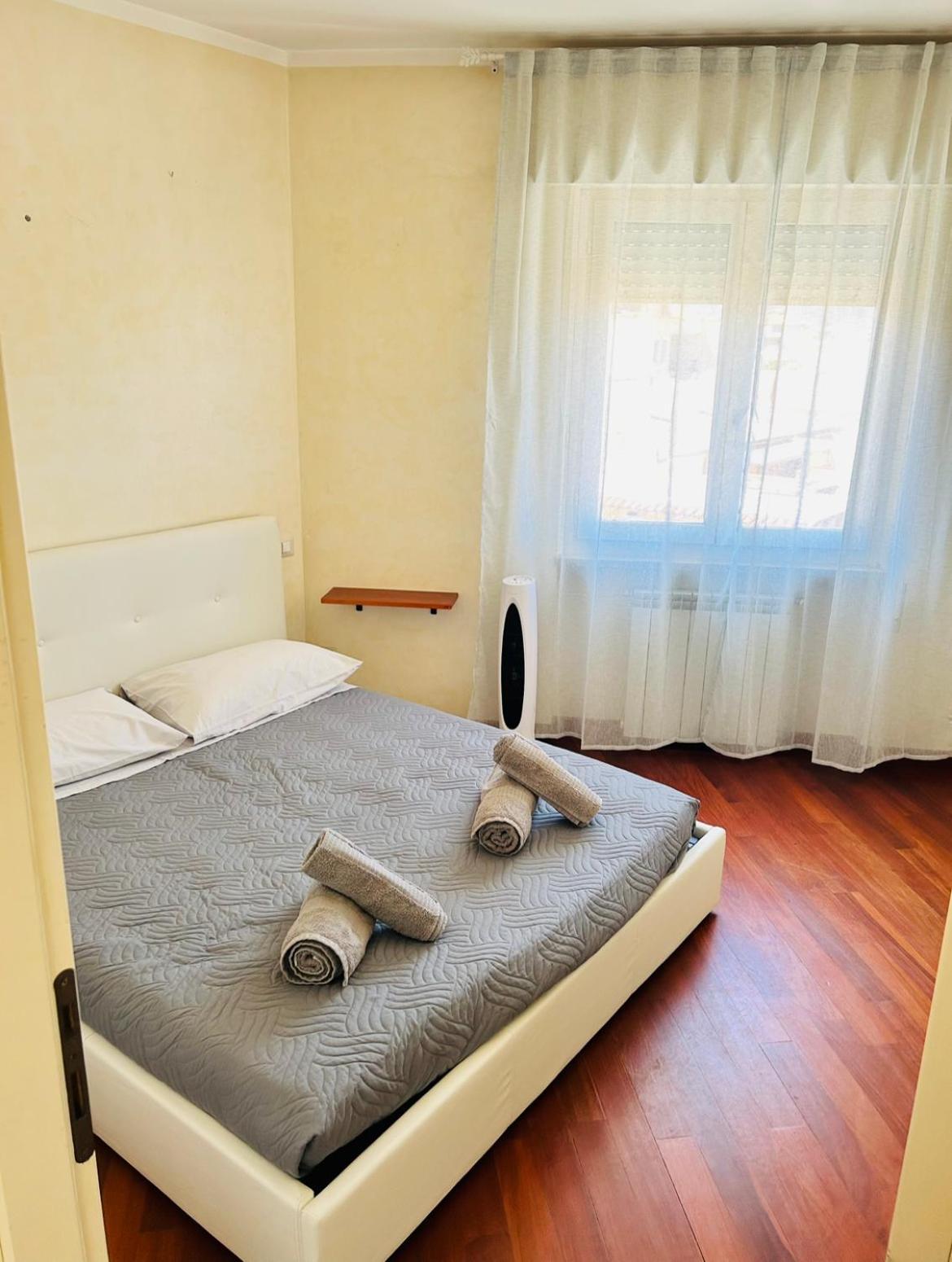 Sunny Rooftop Loft With Gorgeous Views Of ออลเบีย ภายนอก รูปภาพ